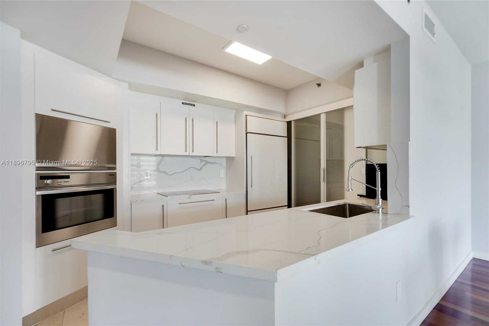 Small Image of 450 ALTON RD #906, Miami Beach Number 12