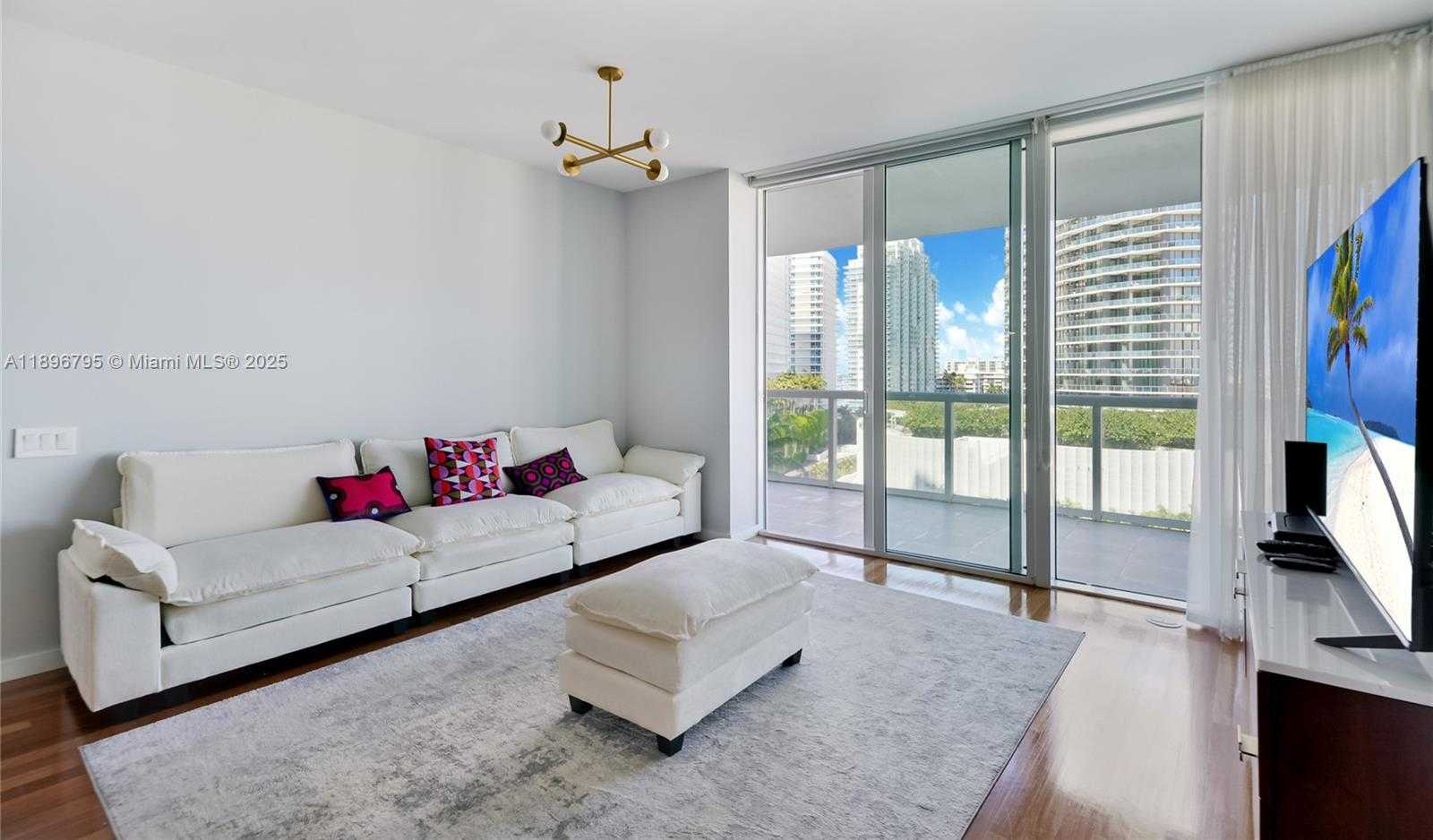 Small Image of 450 ALTON RD #906, Miami Beach Number 3