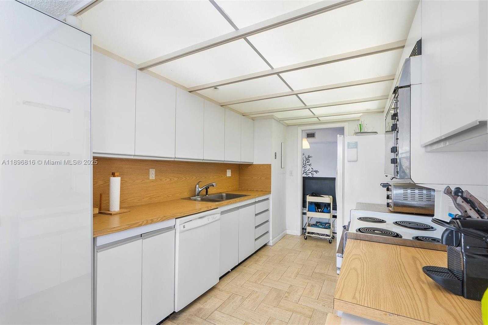 Small Image of 4000 TOWERSIDE TER #402, Miami Number 13