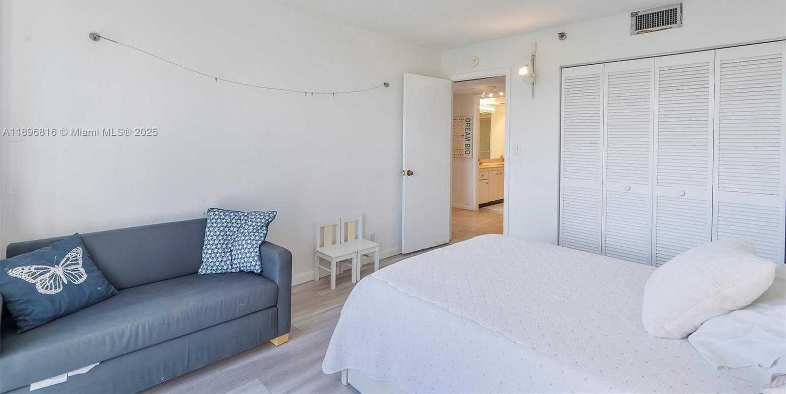 Small Image of 4000 TOWERSIDE TER #402, Miami Number 25