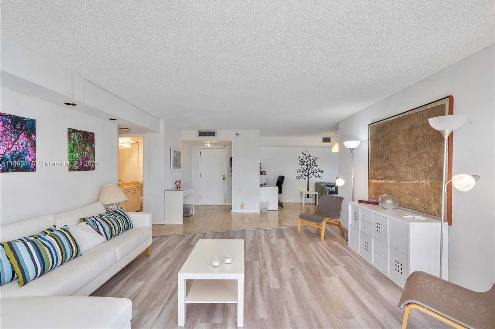 Small Image of 4000 TOWERSIDE TER #402, Miami Number 9