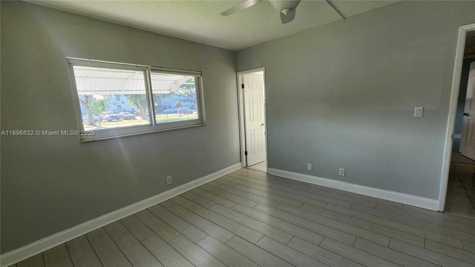 Small Image of 981 HILLCREST CT #114, Hollywood Number 13