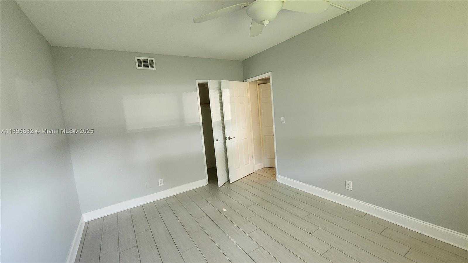 Small Image of 981 HILLCREST CT #114, Hollywood Number 19