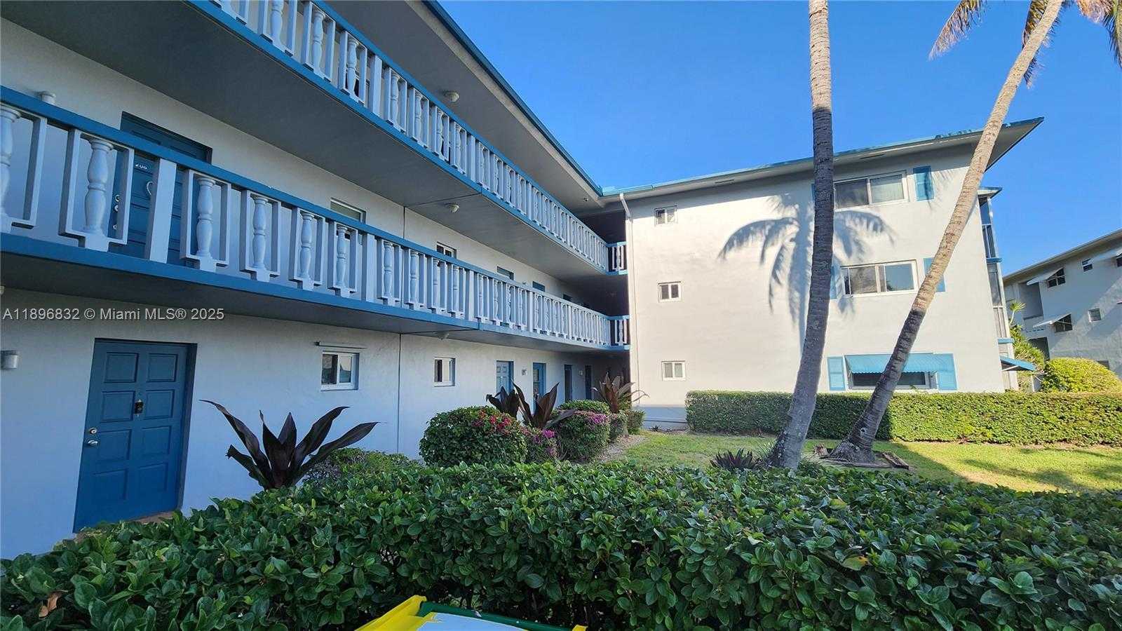 Small Image of 981 HILLCREST CT #114, Hollywood Number 26