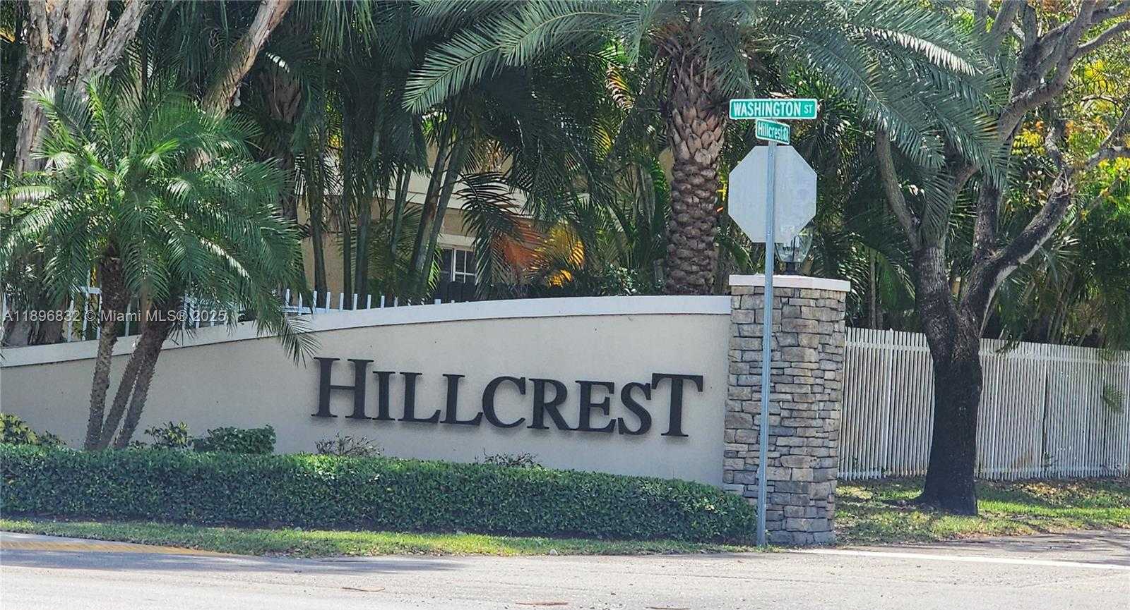 Small Image of 981 HILLCREST CT #114, Hollywood Number 29