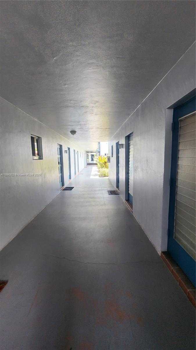 Small Image of 981 HILLCREST CT #114, Hollywood Number 33