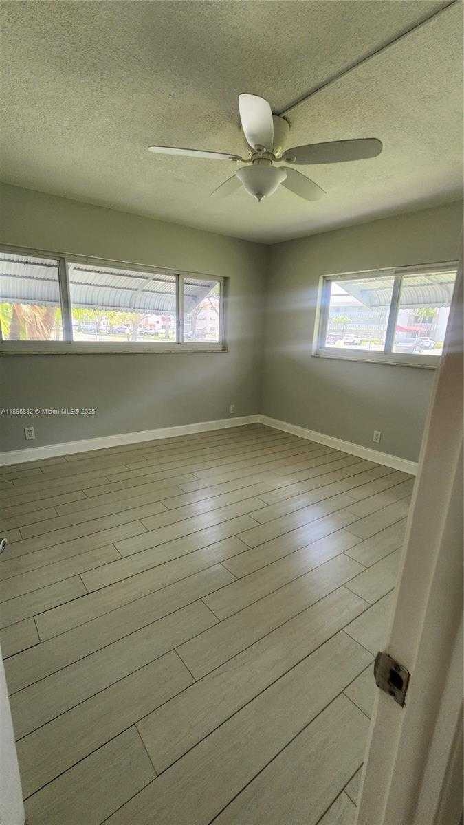 Small Image of 981 HILLCREST CT #114, Hollywood Number 40