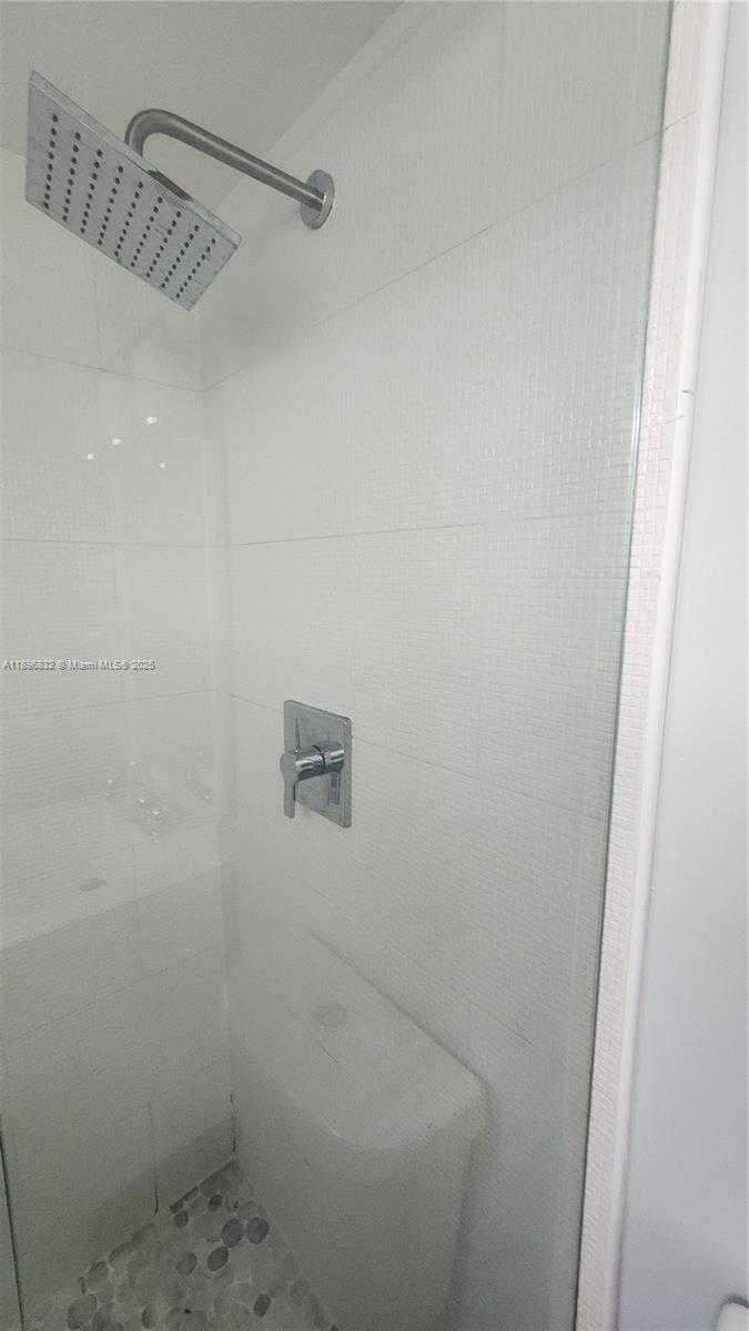 Small Image of 981 HILLCREST CT #114, Hollywood Number 46