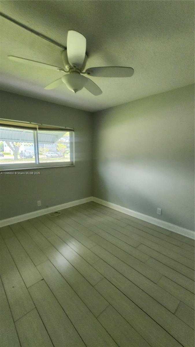 Small Image of 981 HILLCREST CT #114, Hollywood Number 47