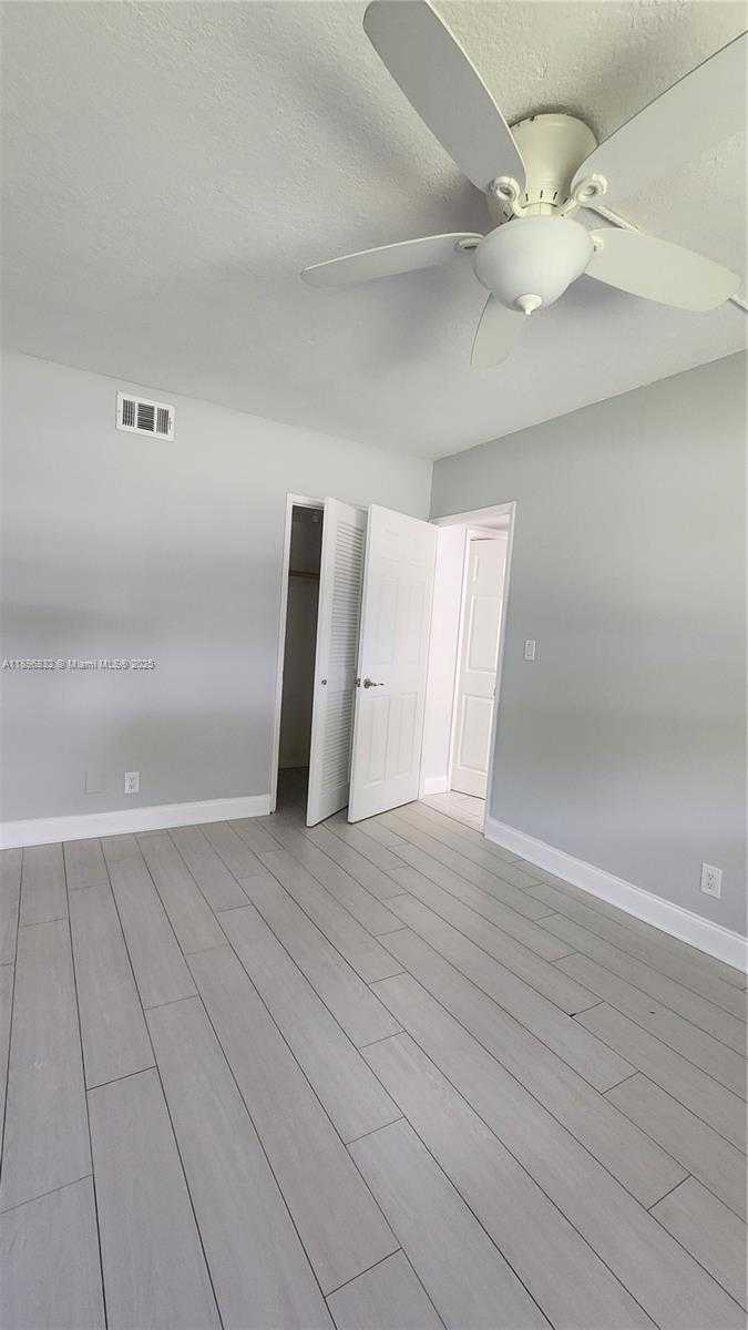 Small Image of 981 HILLCREST CT #114, Hollywood Number 49