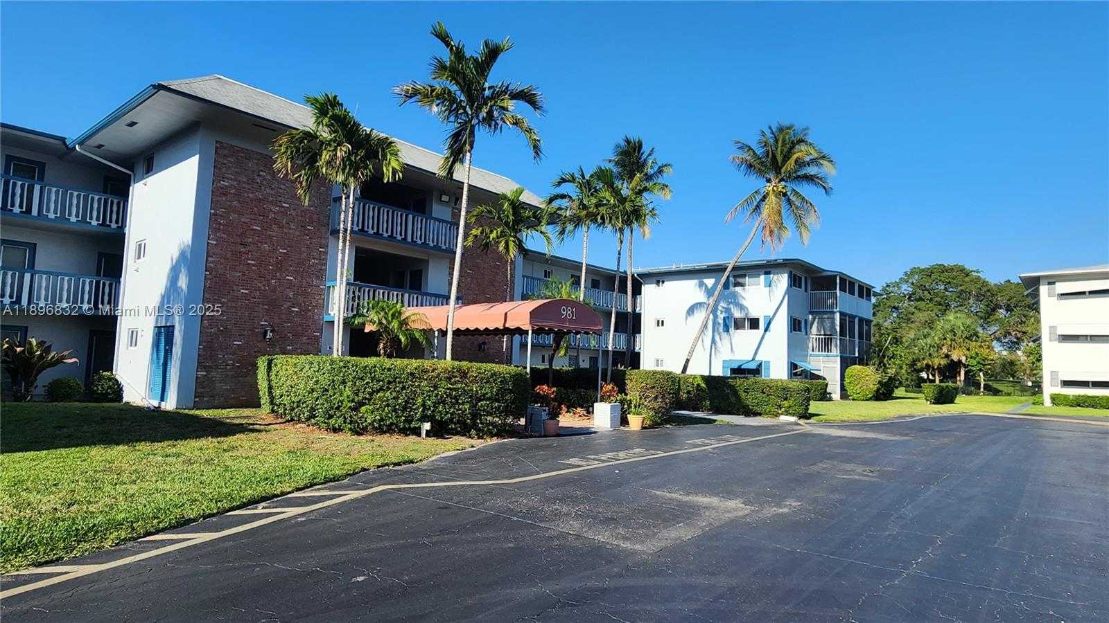 Small Image of 981 HILLCREST CT #114, Hollywood Number 6