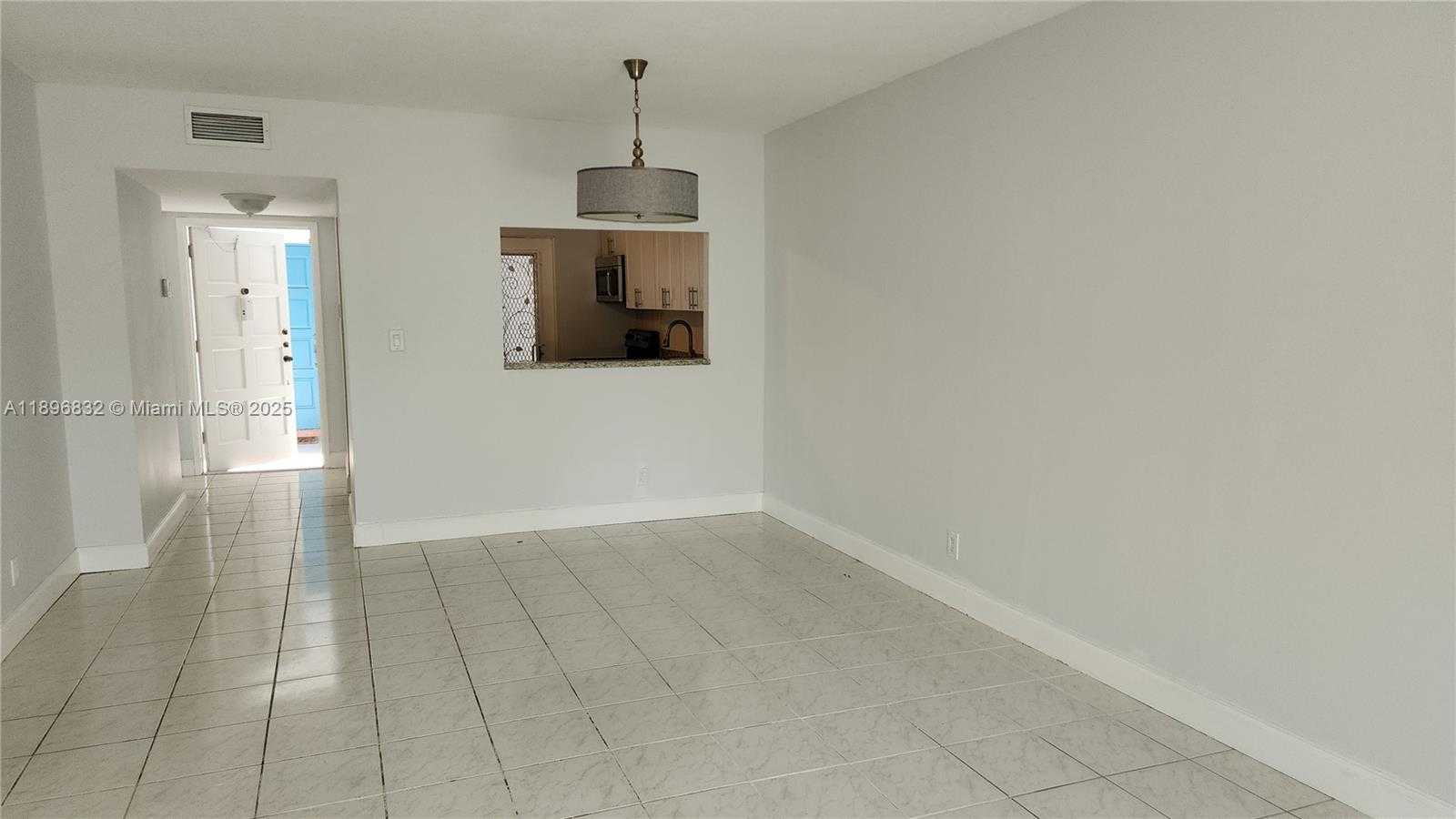 Small Image of 981 HILLCREST CT #114, Hollywood Number 8
