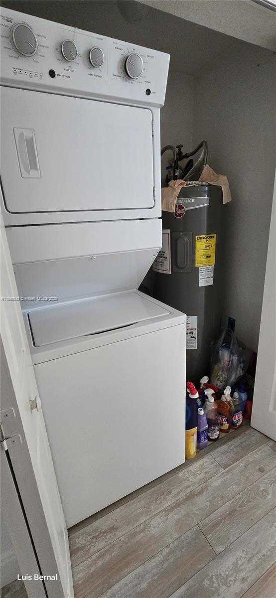 Small Image of Hialeah Number 18