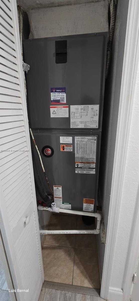 Small Image of Hialeah Number 19