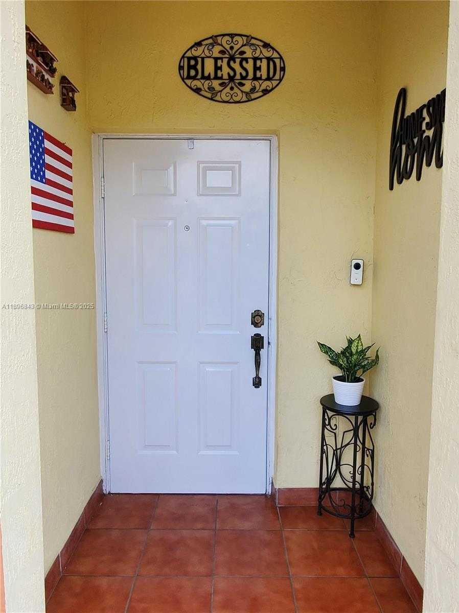 Small Image of Hialeah Number 2