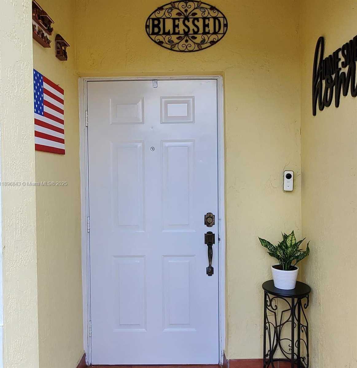 Small Image of Hialeah Number 3