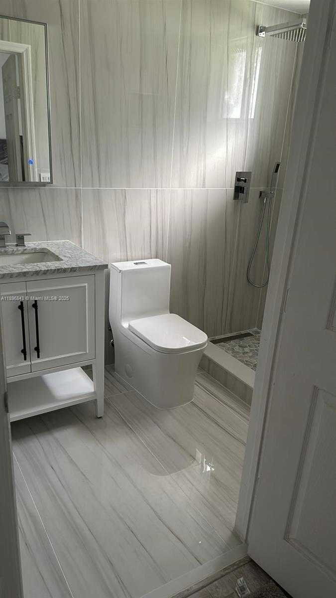 Small Image of Hialeah Number 37