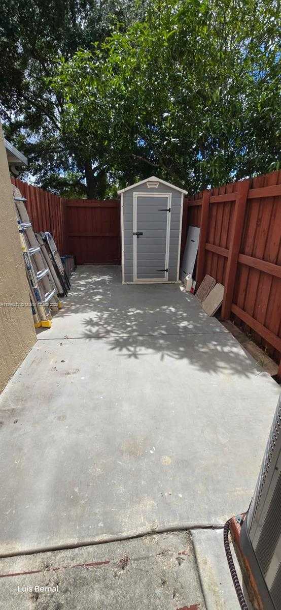 Small Image of Hialeah Number 44