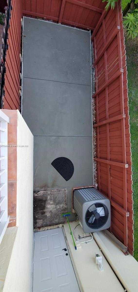 Small Image of Hialeah Number 46