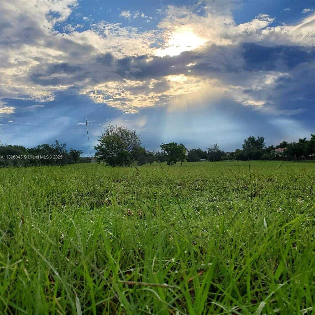 Small Image of Hialeah Number 48