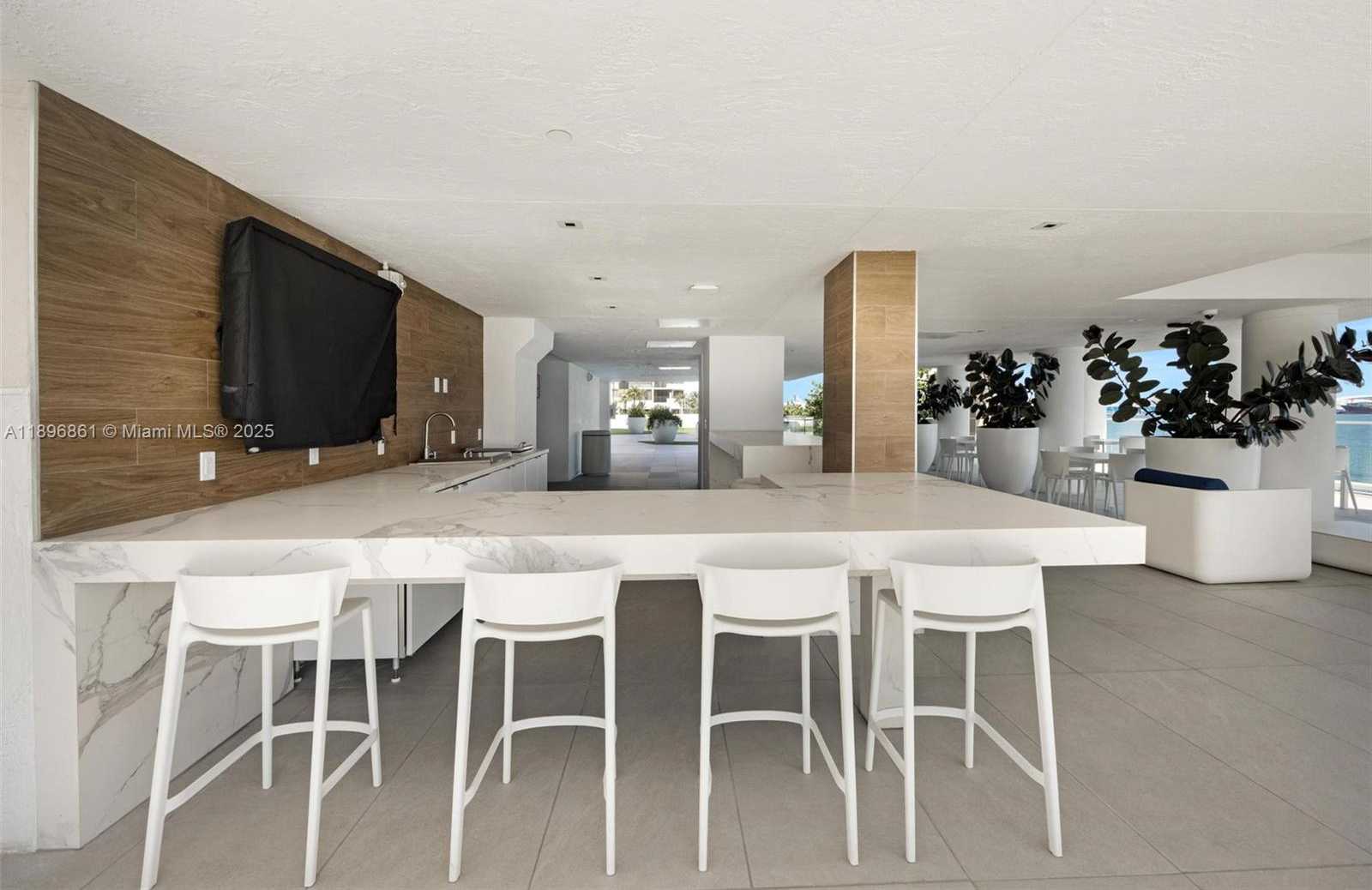 Small Image of 770 CLAUGHTON ISLAND DR #1712, Miami Number 21