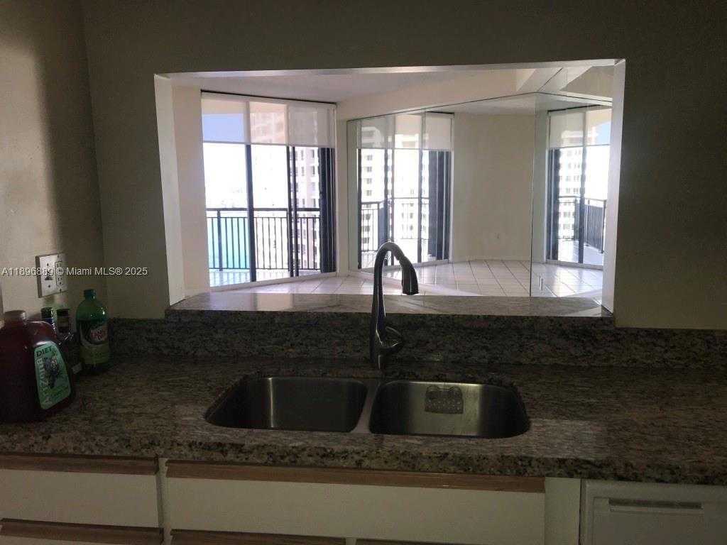 Small Image of 540 BRICKELL KEY DR #1706, Miami Number 11