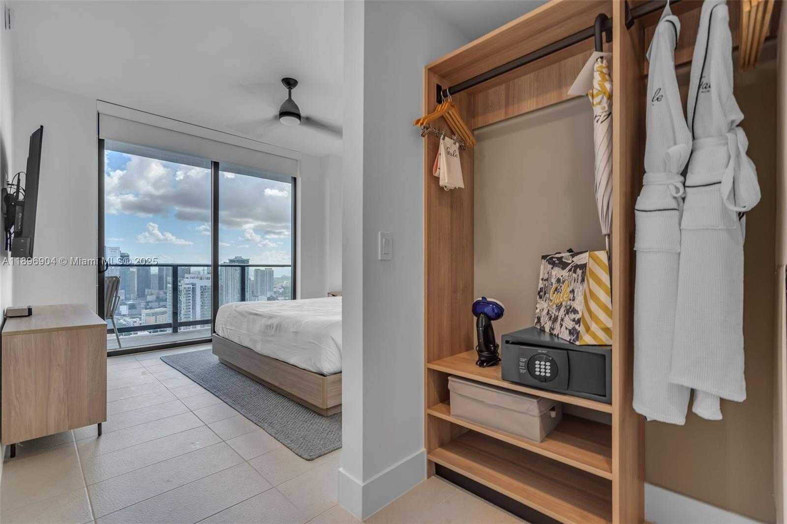 Small Image of 159 NORTH EAST 6TH ST #4514, Miami Number 10