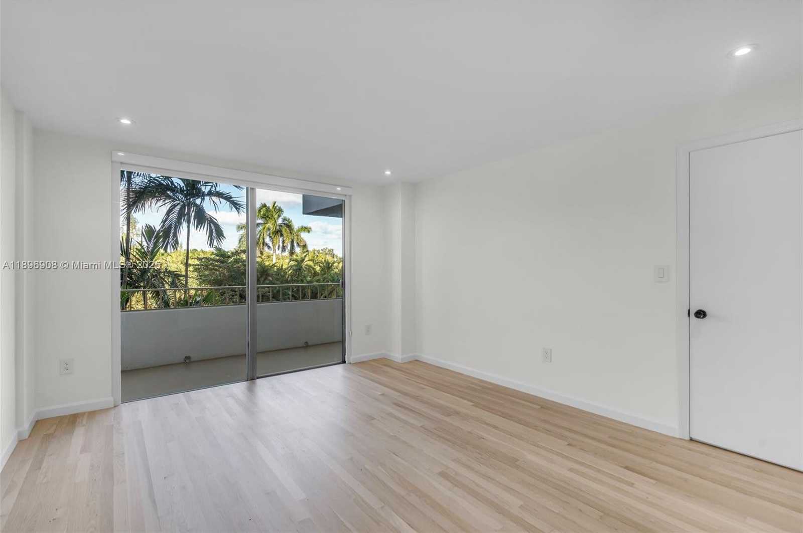 Small Image of 155 OCEAN LANE DR #302, Key Biscayne Number 12