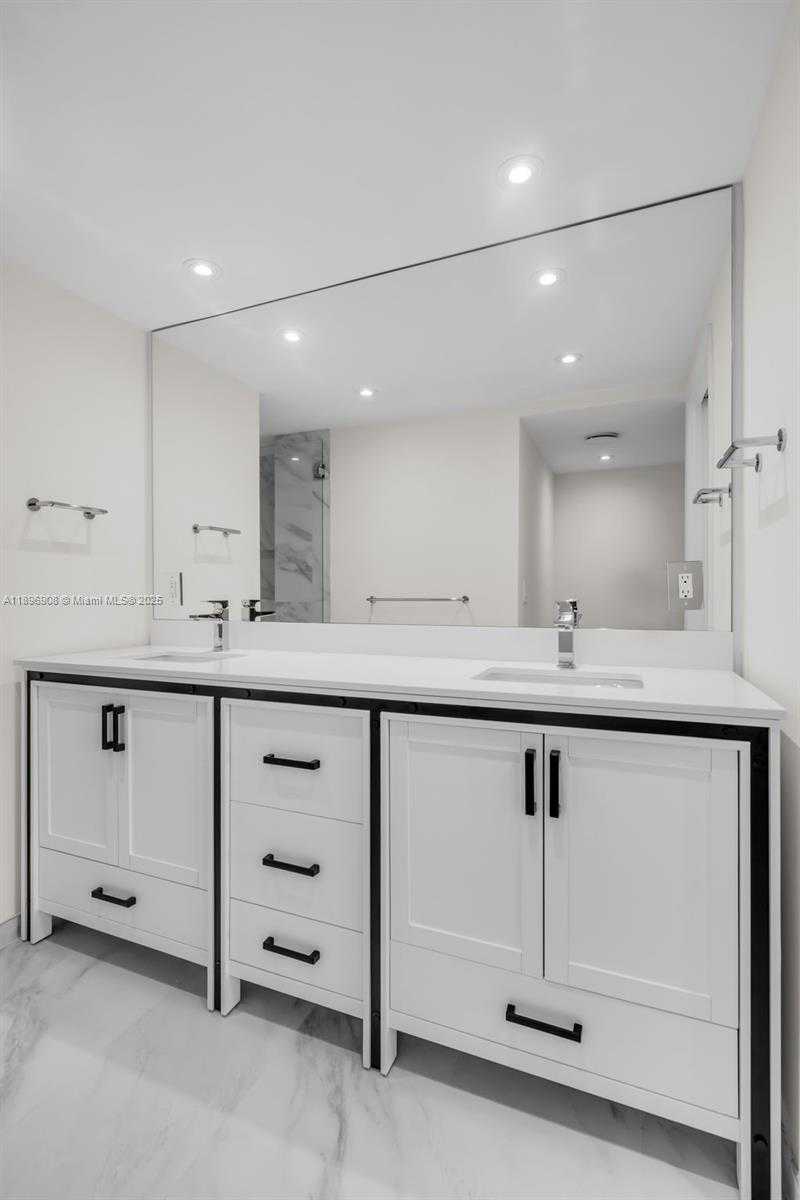 Small Image of 155 OCEAN LANE DR #302, Key Biscayne Number 17