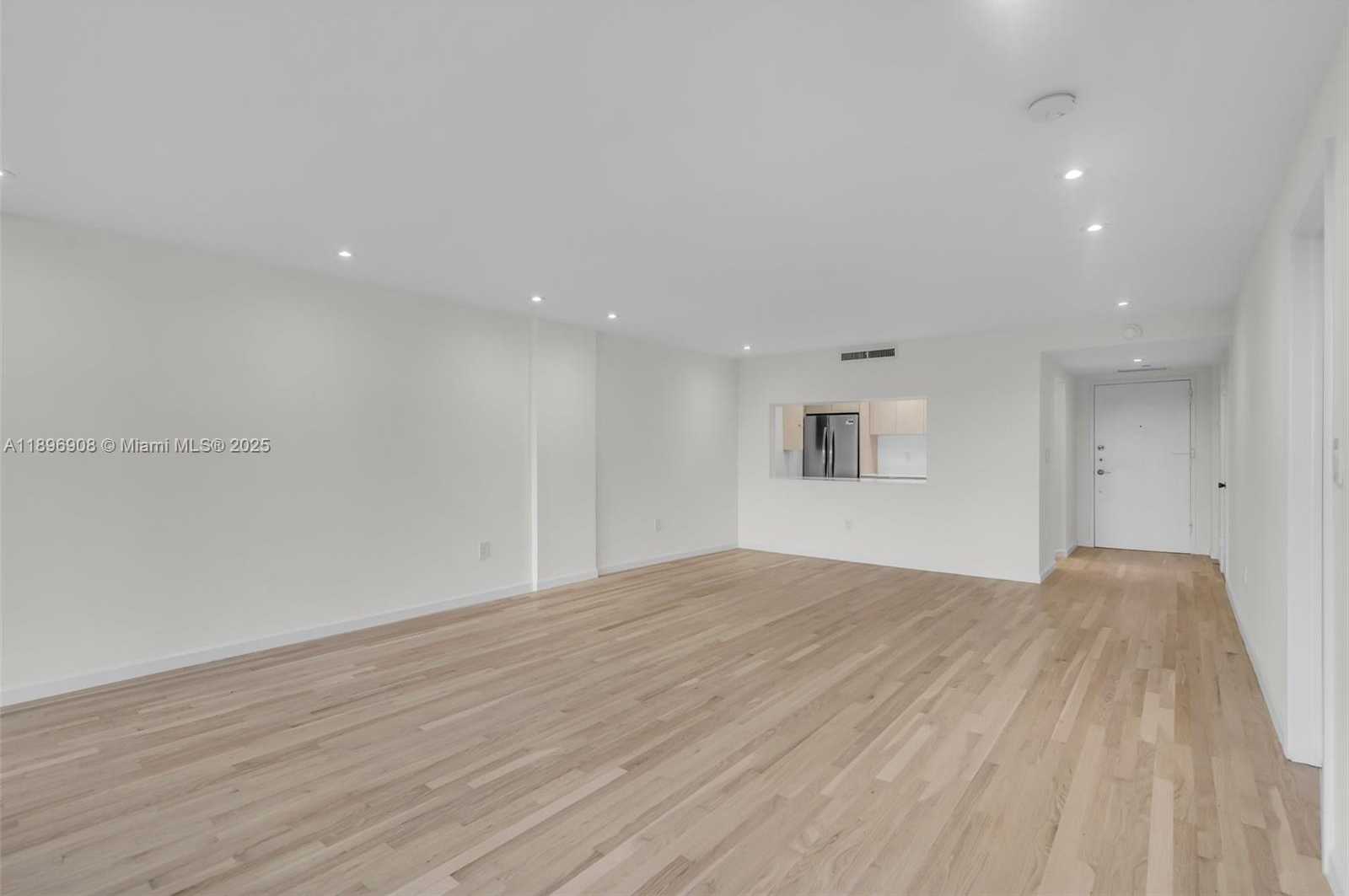 Small Image of 155 OCEAN LANE DR #302, Key Biscayne Number 6