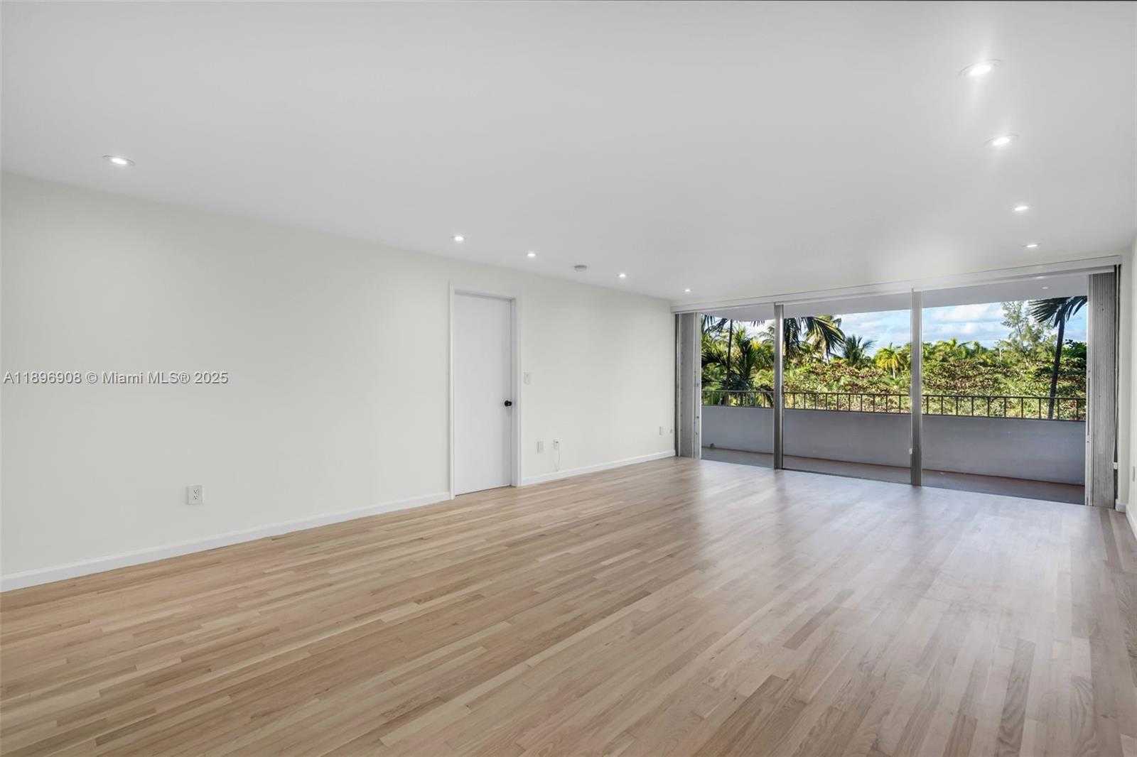 Small Image of 155 OCEAN LANE DR #302, Key Biscayne Number 7