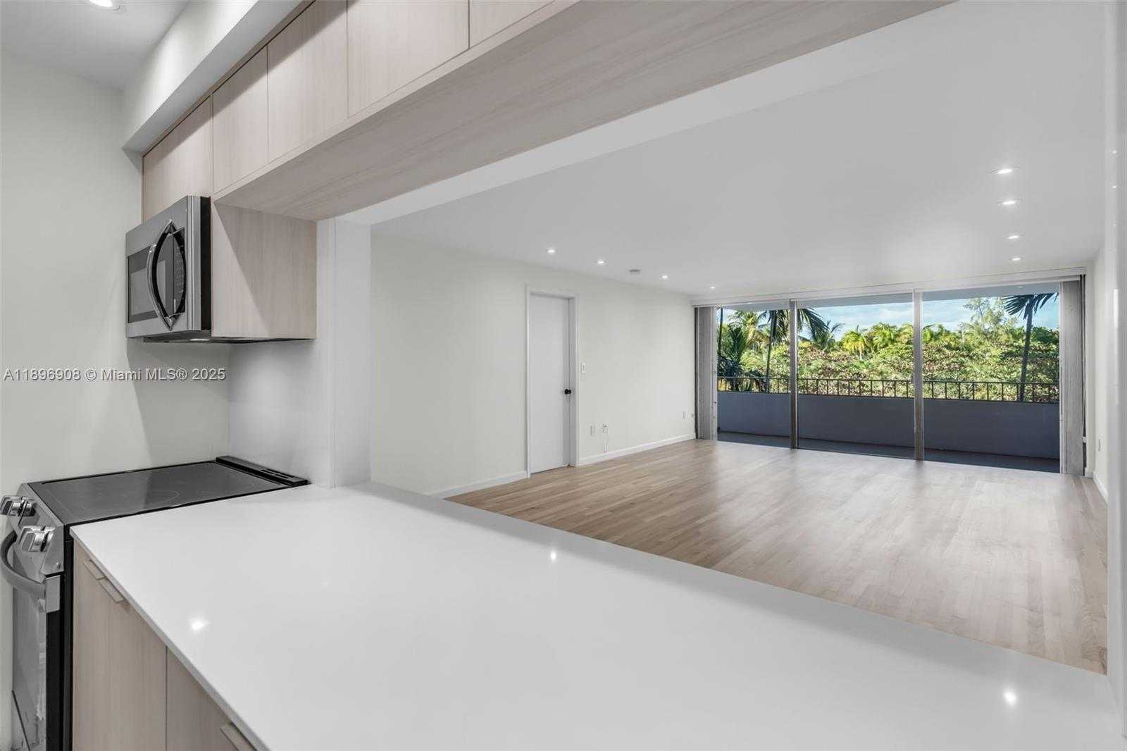 Small Image of 155 OCEAN LANE DR #302, Key Biscayne Number 9