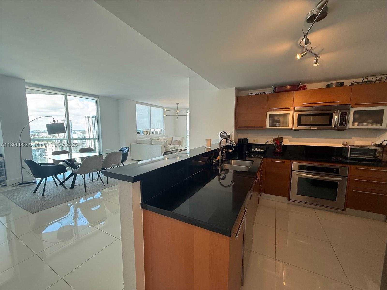 Small Image of 244 BISCAYNE BLVD #3708, Miami Number 11