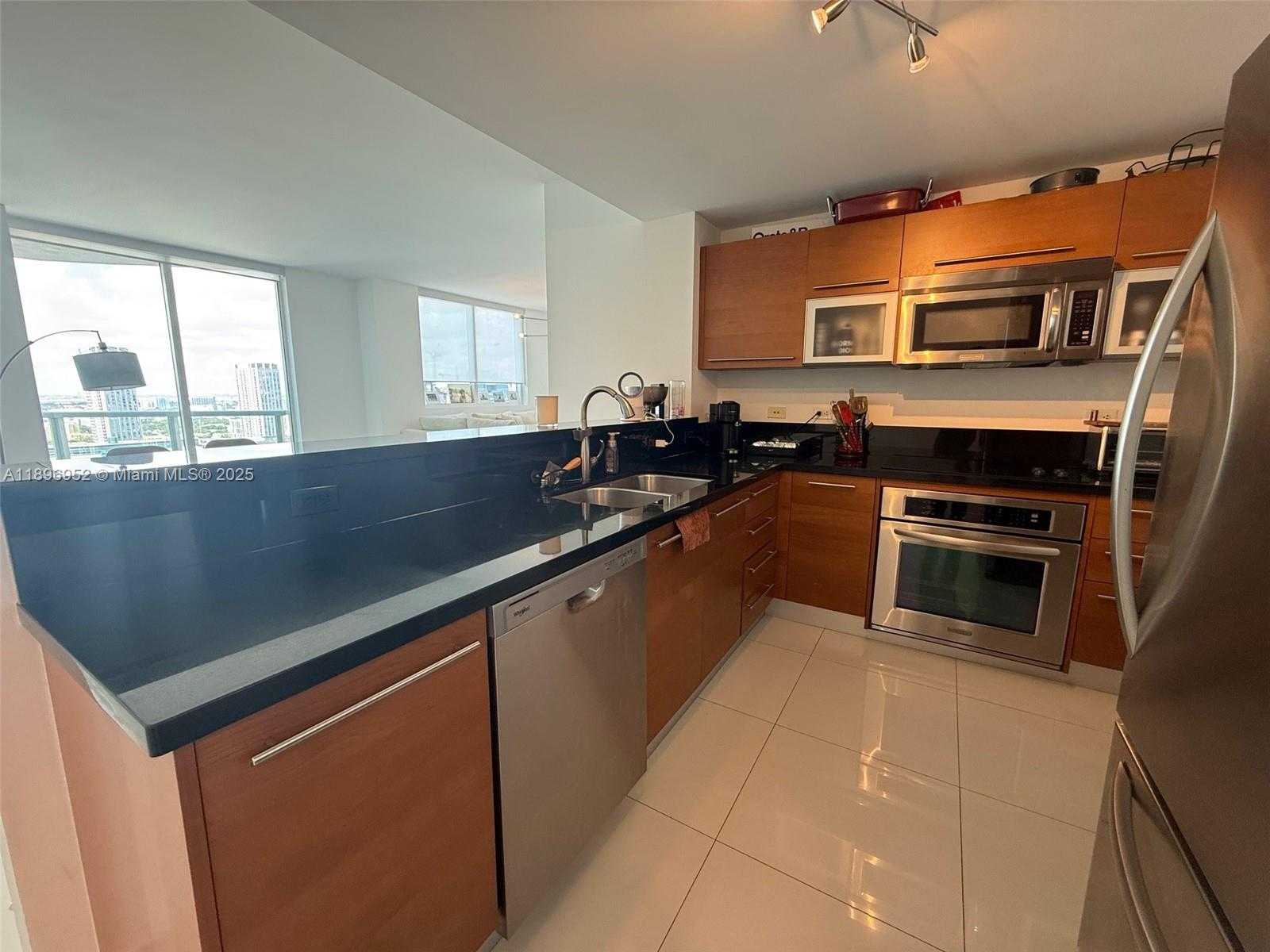 Small Image of 244 BISCAYNE BLVD #3708, Miami Number 12