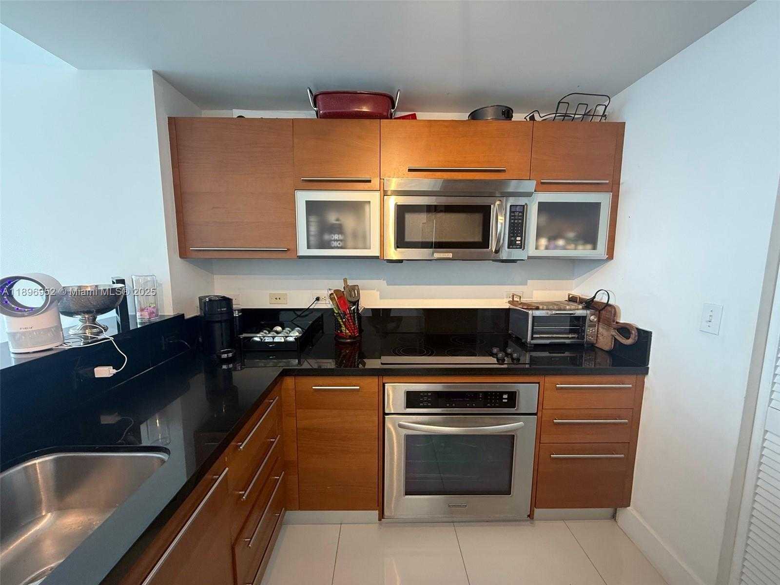 Small Image of 244 BISCAYNE BLVD #3708, Miami Number 13