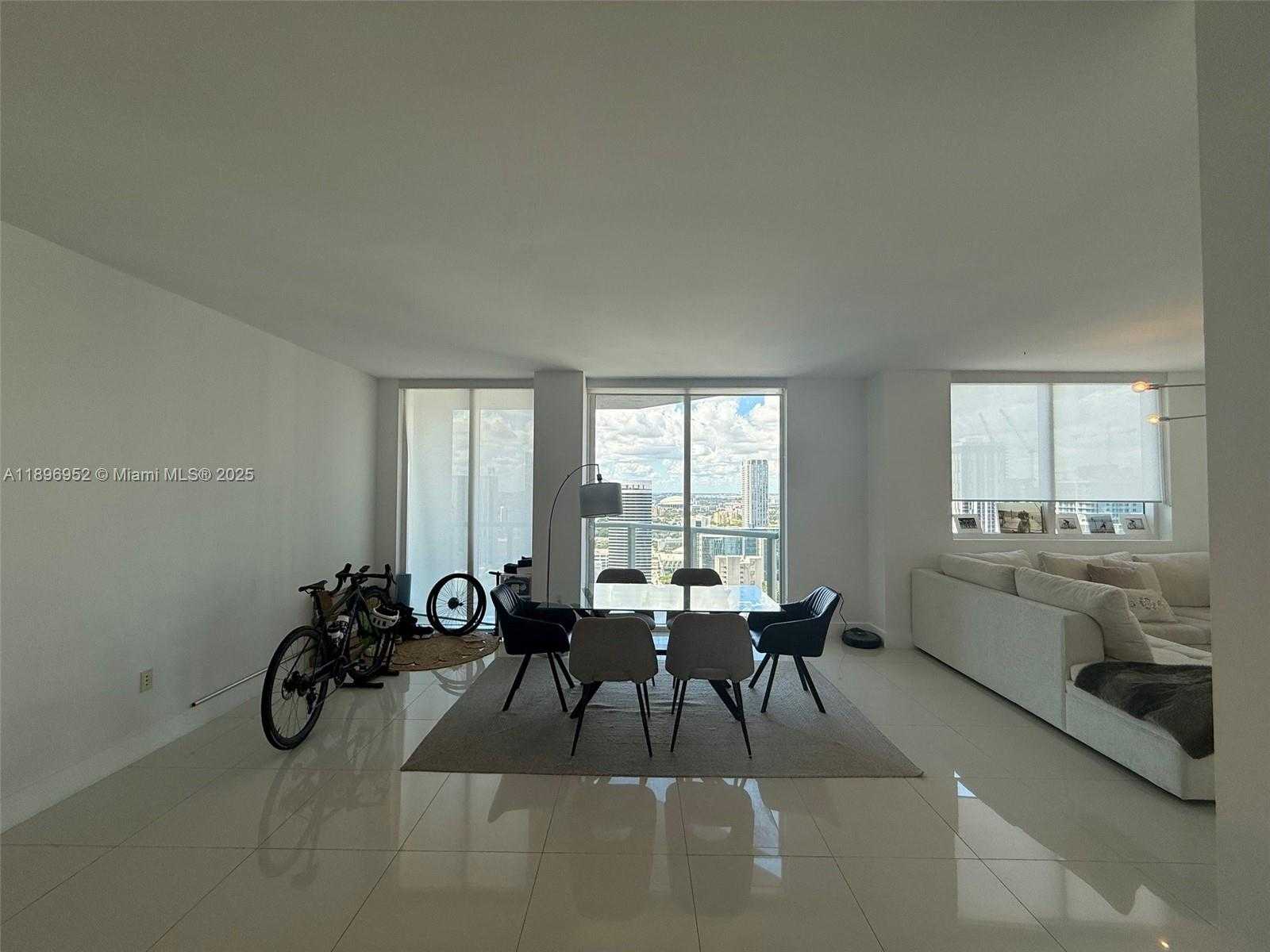 Small Image of 244 BISCAYNE BLVD #3708, Miami Number 14