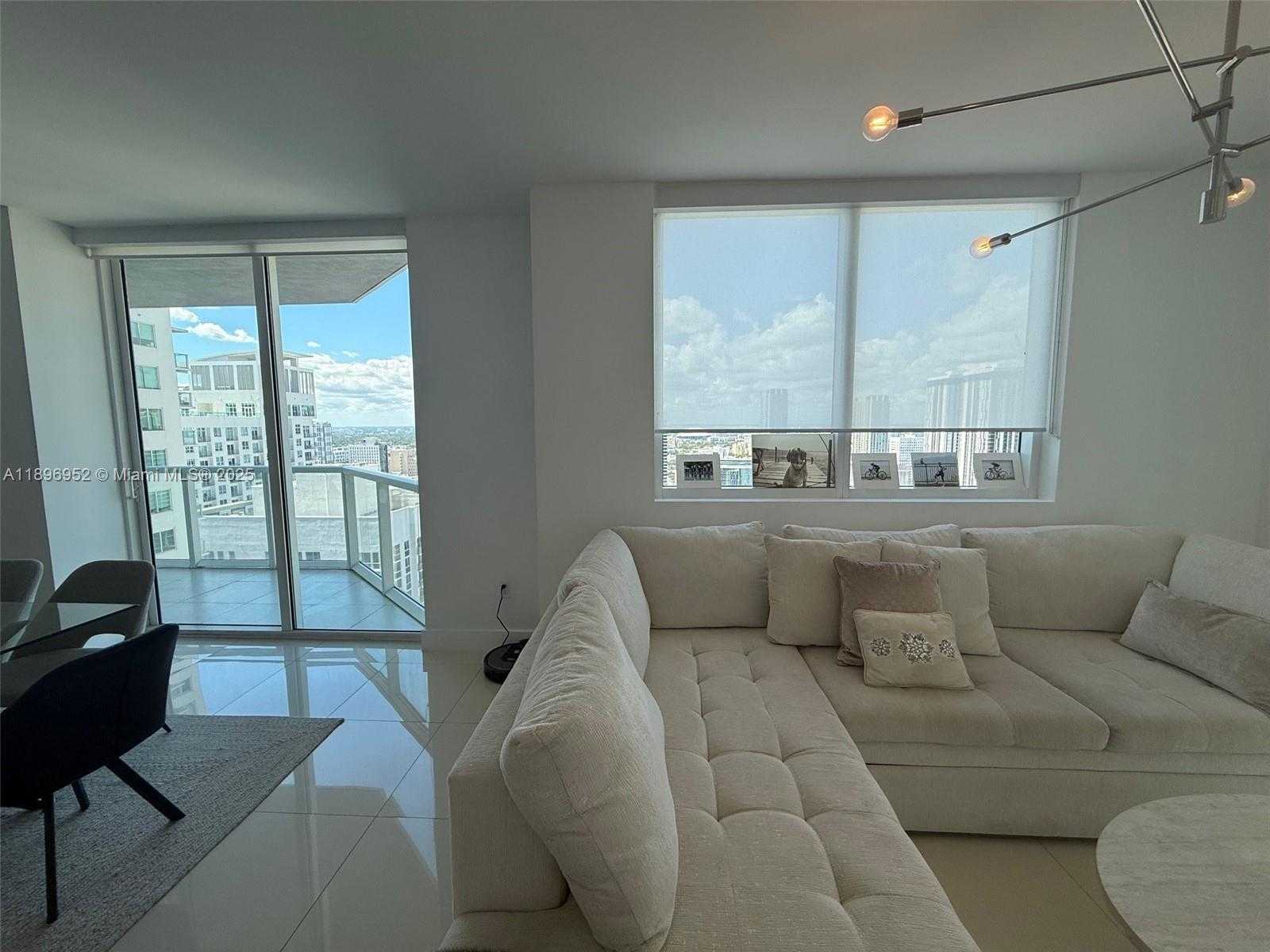 Small Image of 244 BISCAYNE BLVD #3708, Miami Number 17