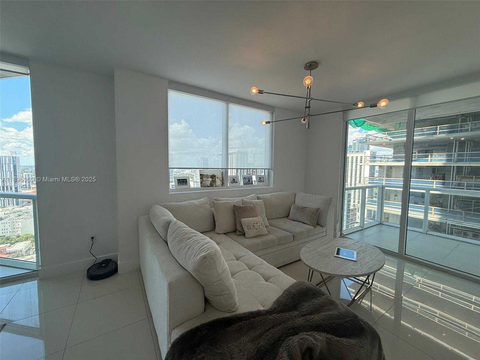 Small Image of 244 BISCAYNE BLVD #3708, Miami Number 18