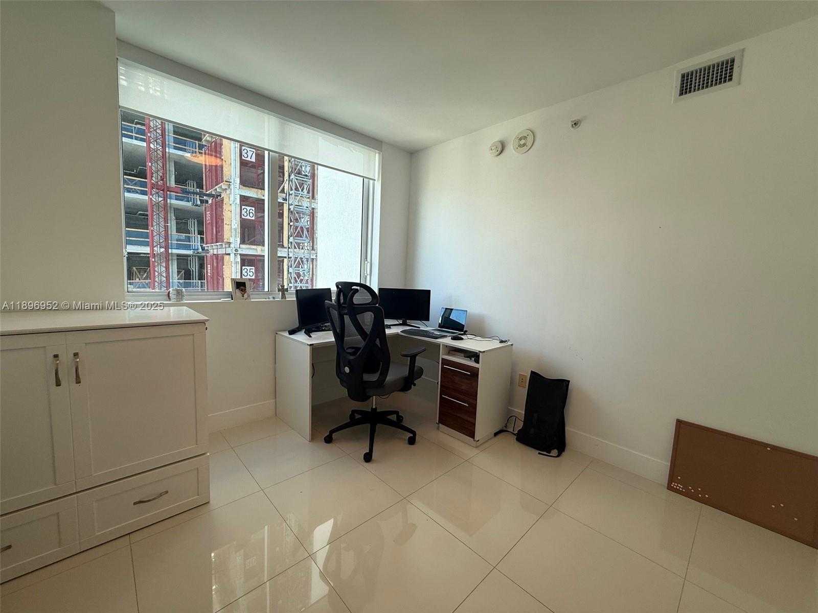 Small Image of 244 BISCAYNE BLVD #3708, Miami Number 22
