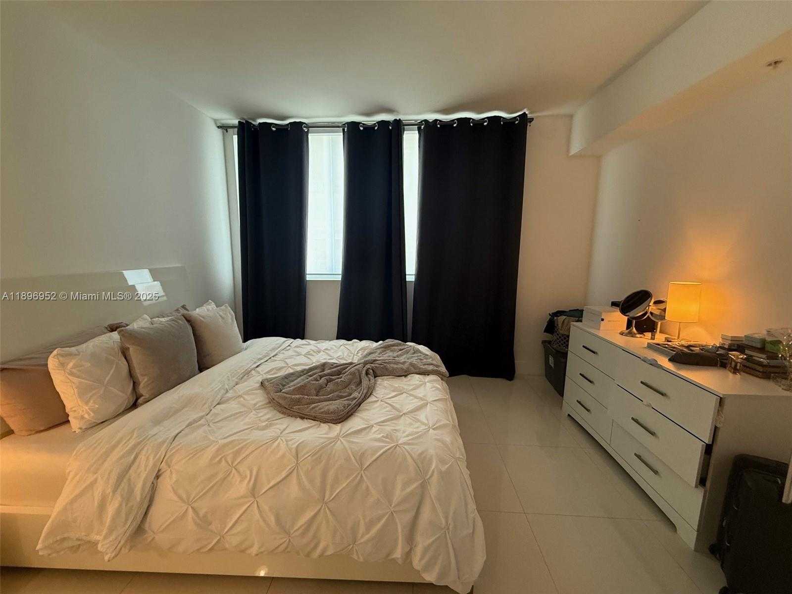 Small Image of 244 BISCAYNE BLVD #3708, Miami Number 26