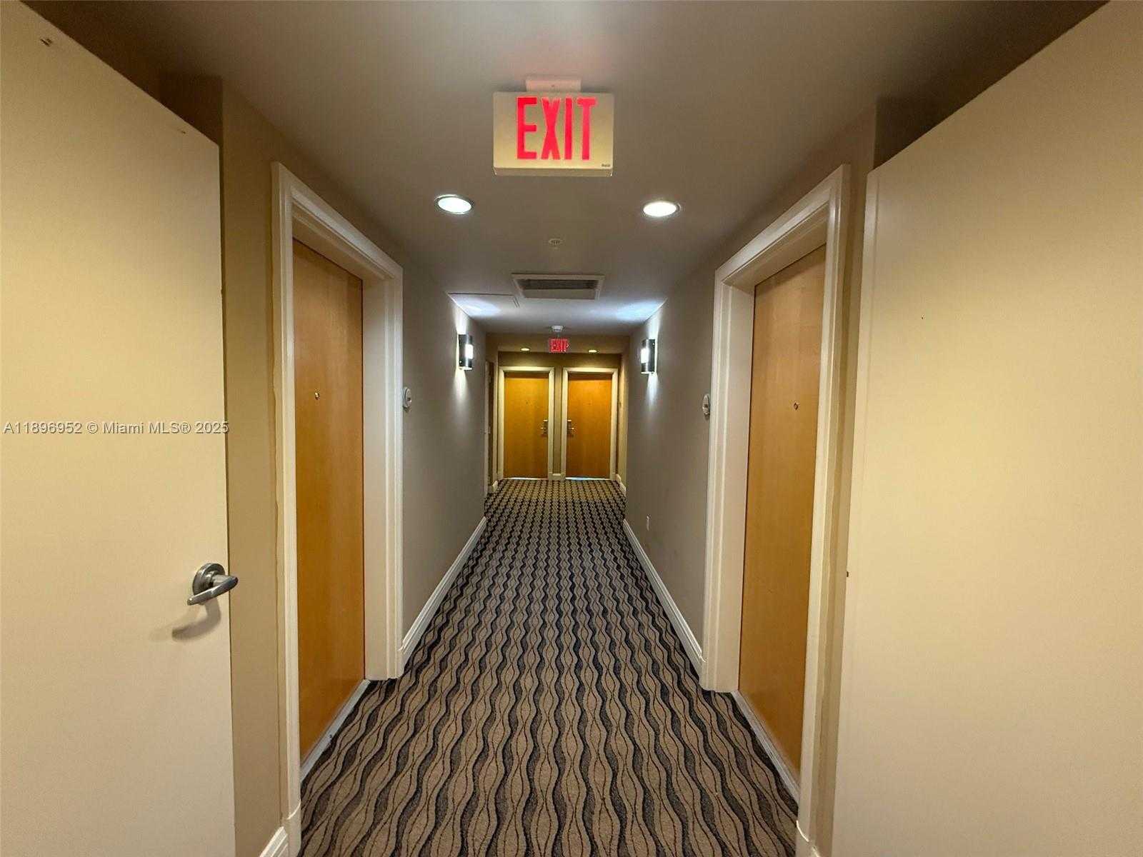 Small Image of 244 BISCAYNE BLVD #3708, Miami Number 3