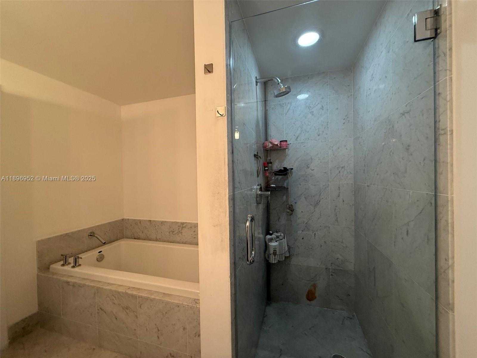 Small Image of 244 BISCAYNE BLVD #3708, Miami Number 30