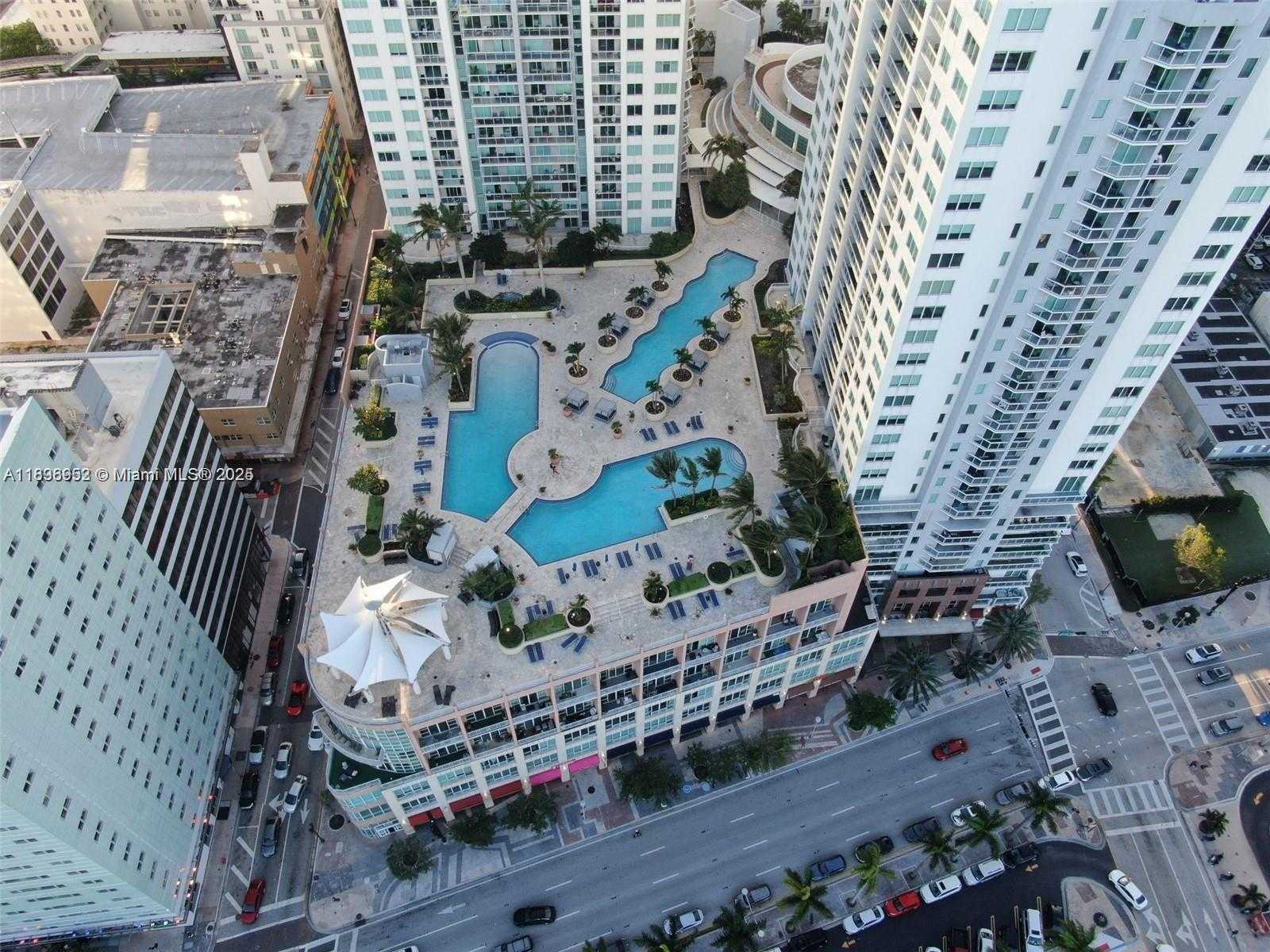 Small Image of 244 BISCAYNE BLVD #3708, Miami Number 52