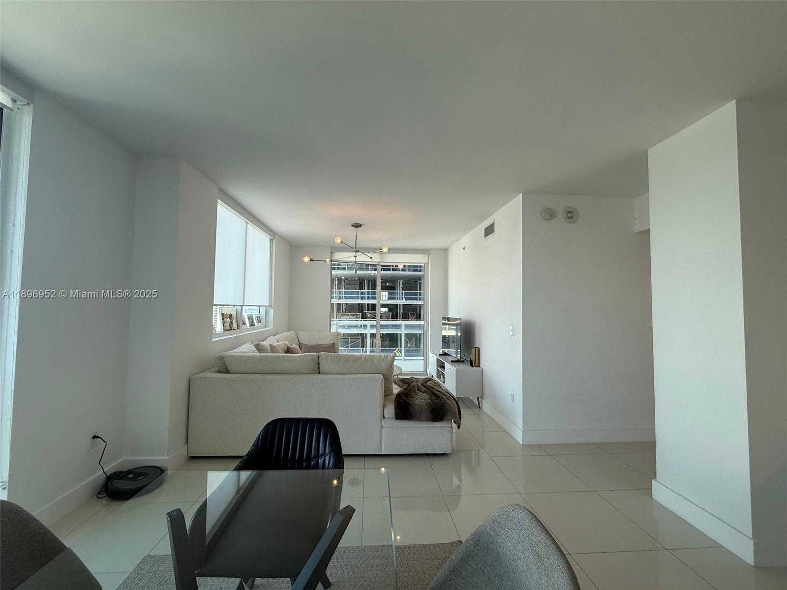 Small Image of 244 BISCAYNE BLVD #3708, Miami Number 7