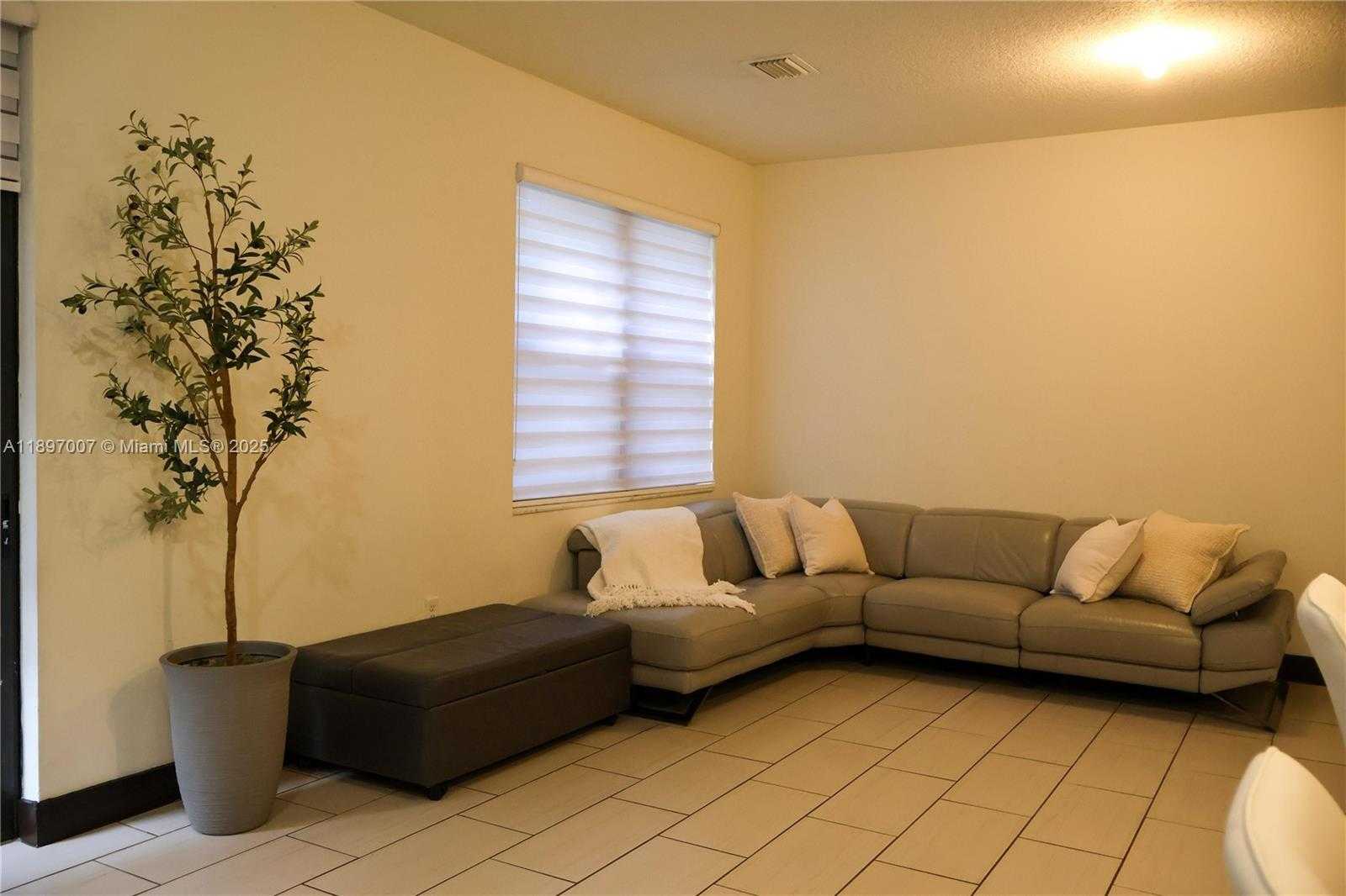 Small Image of 15930 NORTH WEST 91ST CT, Miami Lakes Number 10