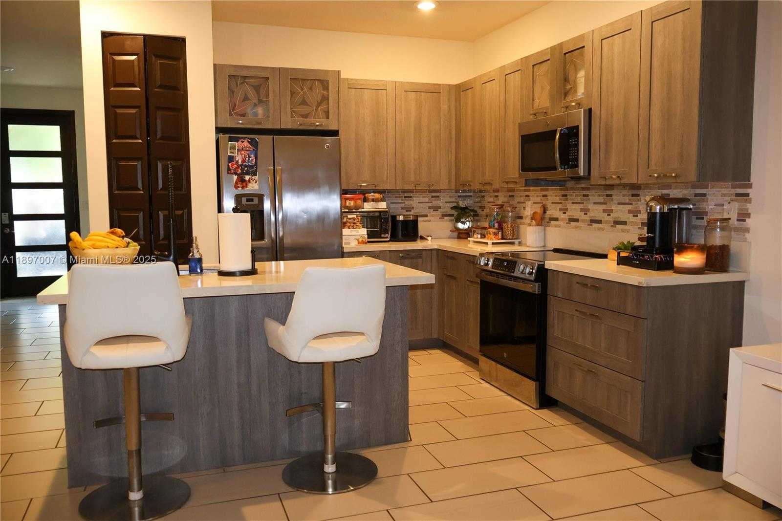 Small Image of 15930 NORTH WEST 91ST CT, Miami Lakes Number 11