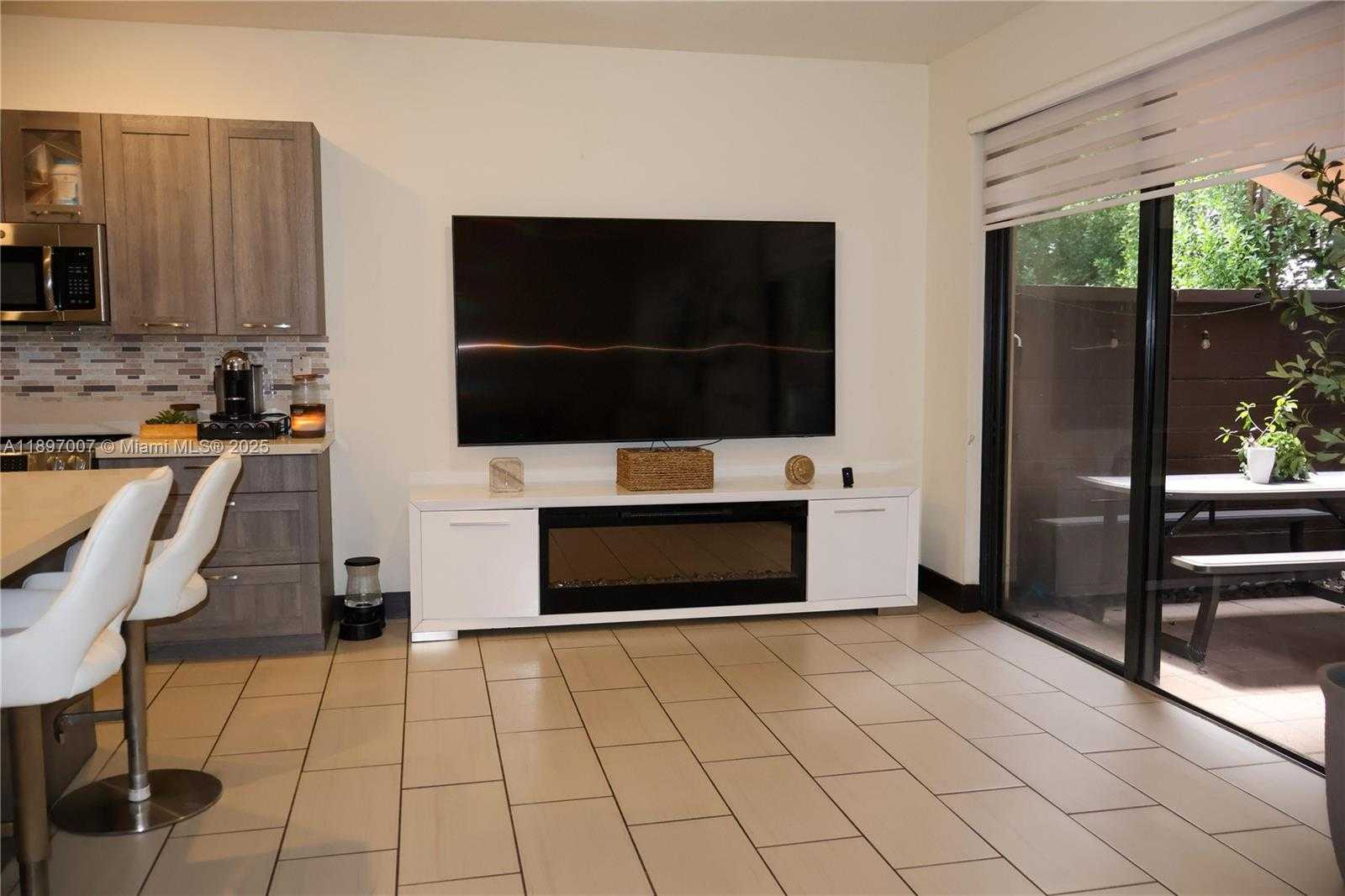 Small Image of 15930 NORTH WEST 91ST CT, Miami Lakes Number 5