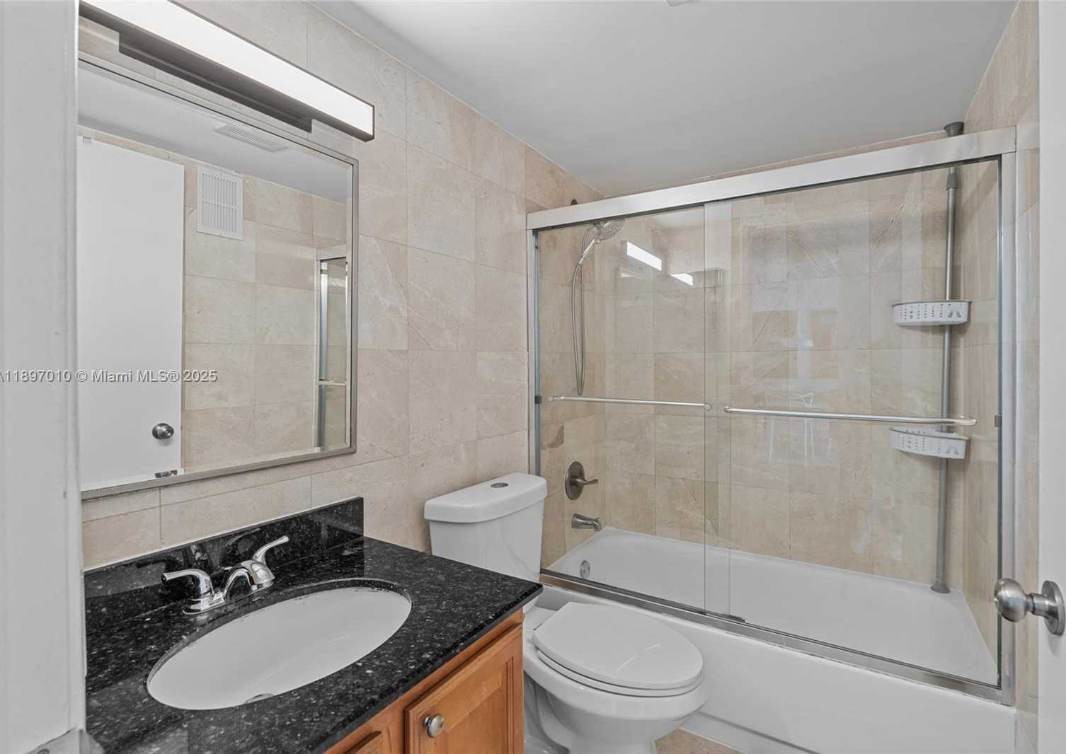 Small Image of 770 CLAUGHTON ISLAND DR #1010, Miami Number 16