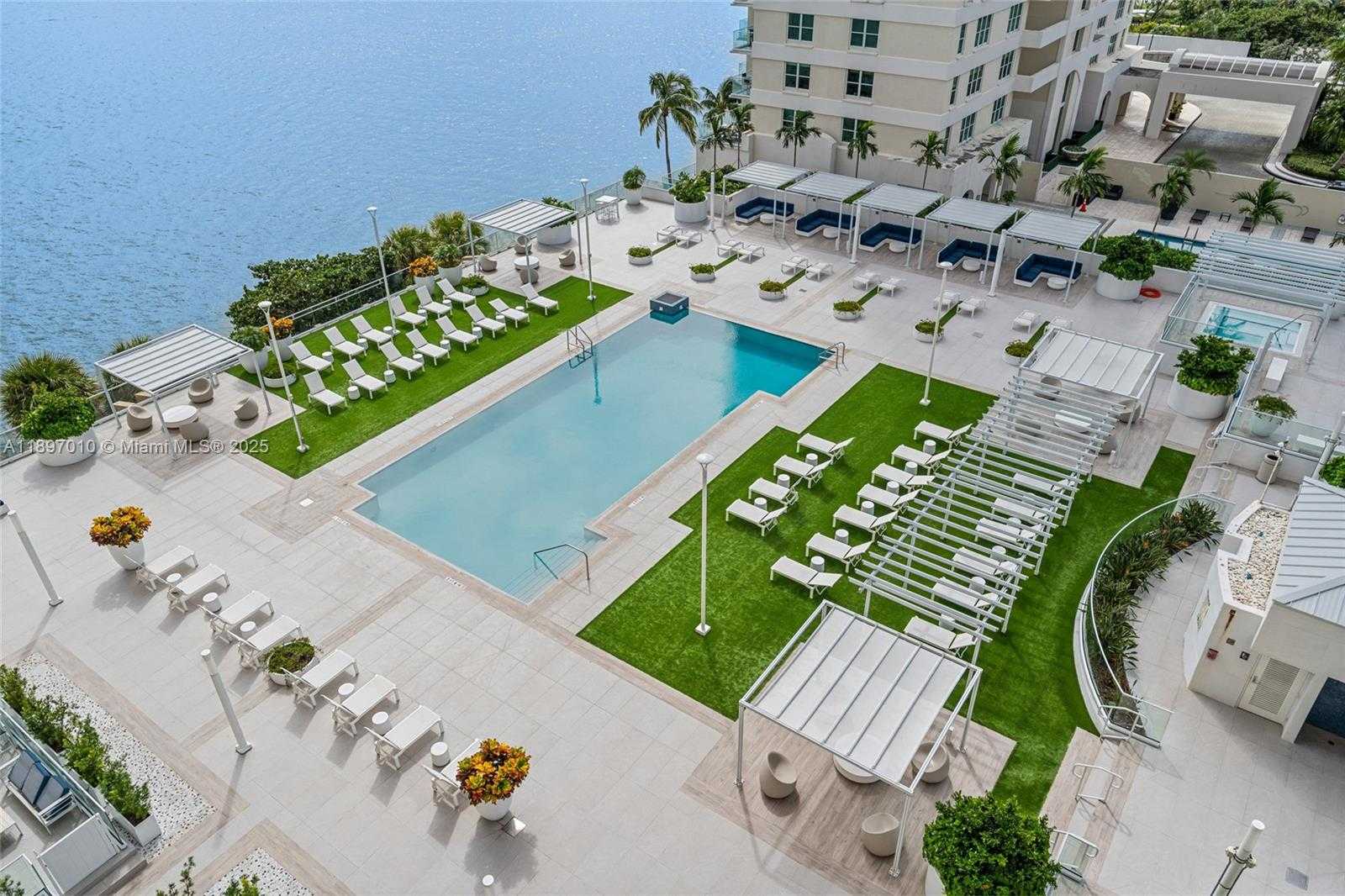 Small Image of 770 CLAUGHTON ISLAND DR #1010, Miami Number 26