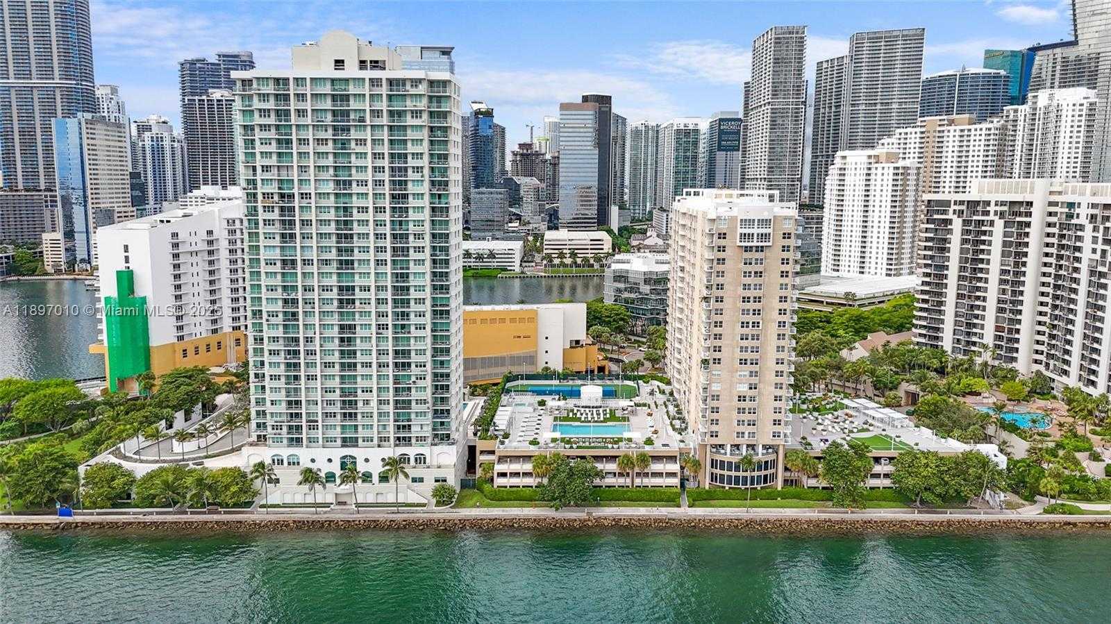 Small Image of 770 CLAUGHTON ISLAND DR #1010, Miami Number 36